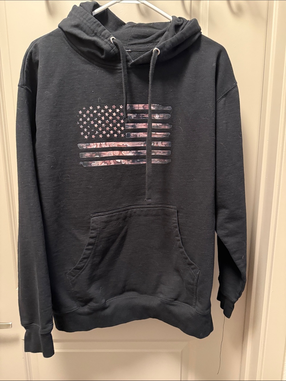 Black Men's Pullover Hoodie with American Flag Graphic
